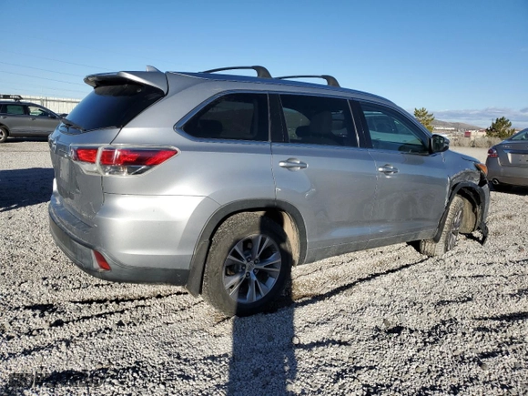 2015 Toyota Highlander XLE with VIN 5TDJKRFH6FS127907, listed as a Copart auction lot 48022835 with 169,174 mi miles and Salvage Title. Bid and sale history available at carsss.com. Image 3.