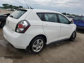 2010 Pontiac Vibe 1SA with VIN 5Y2SP6E8XAZ412803, listed as a Copart auction lot 61876895 with 105,582 mi miles and Salvage title. Bid and sale history available at DreamBid. Image 3.