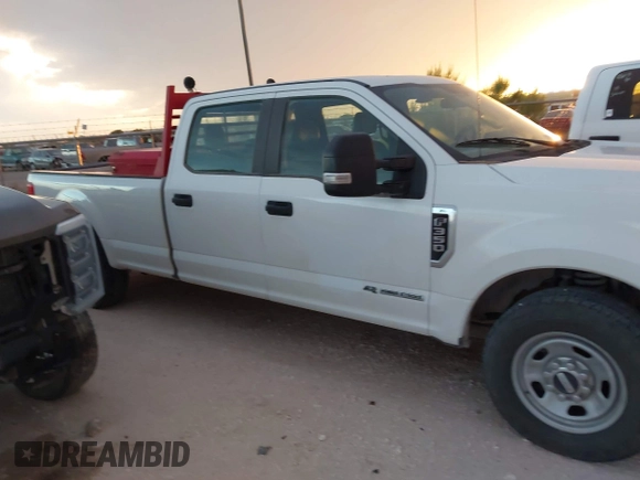 2017 Ford F-350 XL z VIN 1FT7W3AT0HED60746, wystawiony jako IAAI lot #42365684 z przebiegiem 160 642 mil mil oraz . Historia ofert i sprzedaży dostępna na DreamBid. Obrazek 12.