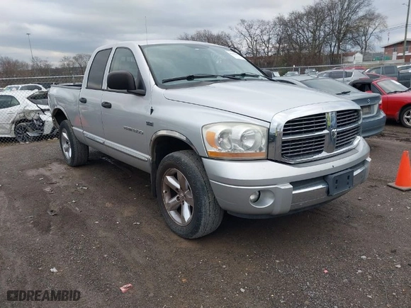 2006 Dodge Ram 1500 SLT with VIN 1D7HU18206S598113, listed as a IAAI auction lot 41481008 with 175,759 mi miles. Bid and sale history available at carsss.com. Image 1.