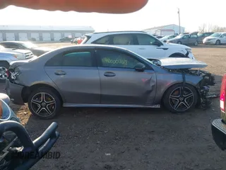 2019 Mercedes-Benz A 220 z VIN WDD3G4FB8KW006448, wystawiony jako IAAI lot #42000768 z przebiegiem 49 566 mil mil oraz . Historia ofert i sprzedaży dostępna na DreamBid. Obrazek 13.