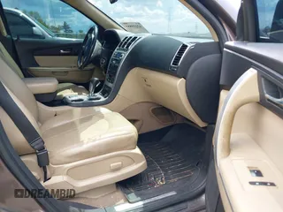 2011 GMC Acadia SLT1 with VIN 1GKKRREDXBJ181589, listed as a IAAI auction lot 42019880 with 206,854 mi miles. Bid and sale history available at carsss.com. Image 5.
