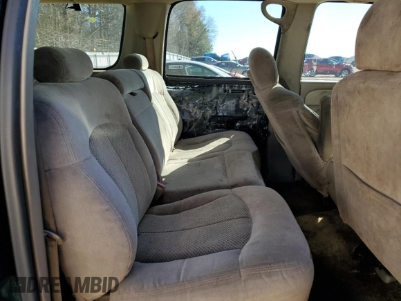 2001 Chevrolet Suburban LS with VIN 1GNEC16T61J224445, listed as a Copart auction lot 45307545 with 353,264 mi miles and Salvage Title. Bid and sale history available at carsss.com. Image 11.