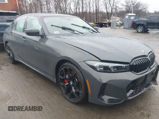 2025 BMW 3 Series 330i xDrive z VIN 3MW89CW03S8F10916, wystawiony jako IAAI lot #41796919 z przebiegiem 1497 mil mil oraz . Historia ofert i sprzedaży dostępna na DreamBid. Obrazek 1.