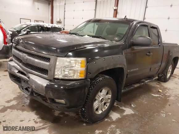 2010 Chevrolet Silverado 1500 LT with VIN 1GCSKSE33AZ150361, listed as a IAAI auction lot 41589213 with 197,263 mi miles. Bid and sale history available at carsss.com. Image 17.