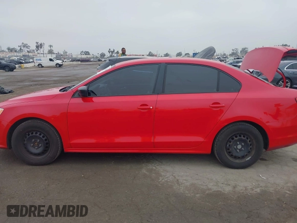 2015 Volkswagen Jetta S z VIN 3VW1K7AJ1FM302365, wystawiony jako IAAI lot #42282246 z przebiegiem 131 405 mil mil oraz . Historia ofert i sprzedaży dostępna na DreamBid. Obrazek 14.