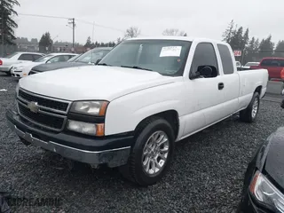 2006 Chevrolet Silverado 1500 LS with VIN 1GCEC19V46E234140, listed as a IAAI auction lot 41481122 with 290,635 mi miles. Bid and sale history available at carsss.com. Image 2.