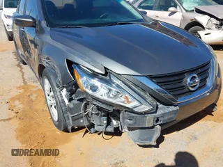 2016 Nissan Altima SR with VIN 1N4AL3APXGC197847, listed as a IAAI auction lot 41711136 with 130,826 mi miles and . Bid and sale history available at DreamBid. Image 6.