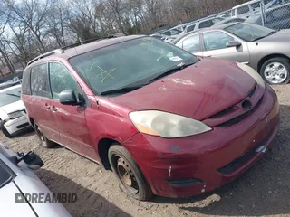 2008 Toyota Sienna CE with VIN 5TDZK23C08S109862, listed as a IAAI auction lot 41809596 with 999,999 mi miles. Bid and sale history available at carsss.com. Image 1.