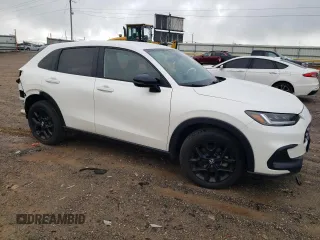 2024 Honda HR-V Sport z VIN 3CZRZ2H54RM765709, wystawiony jako Copart lot #56275525 z przebiegiem 28 116 mil mil oraz Szkoda całkowita • Salvage title. Historia ofert i sprzedaży dostępna na DreamBid. Obrazek 4.