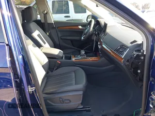 2022 Audi Q5 S line Premium Plus with VIN WA1EAAFY3N2118376, listed as a IAAI auction lot 42042234 with 25,509 mi miles and . Bid and sale history available at DreamBid. Image 5.