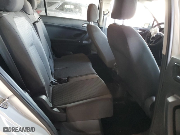 2018 Volkswagen Tiguan S with VIN 3VV1B7AX7JM017221, listed as a Copart auction lot 44728205 with 68,773 mi miles and Salvage Title. Bid and sale history available at carsss.com. Image 12.