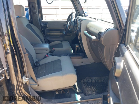 2008 Jeep Wrangler Unlimited X with VIN 1J4GA39148L500904, listed as a IAAI auction lot 42434386 with 195,997 mi miles and . Bid and sale history available at DreamBid. Image 5.