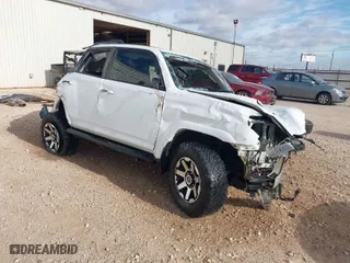 2019 Toyota 4Runner SR5 with VIN JTEBU5JR2K5616582, listed as a IAAI auction lot 41159029 with 1 mi miles. Bid and sale history available at carsss.com. Image 1.