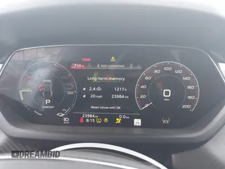 2023 Audi e-tron GT Prestige z VIN WAUEJBFW3P7004116, wystawiony jako IAAI lot #41771964 z przebiegiem 23 984 mil mil oraz . Historia ofert i sprzedaży dostępna na DreamBid. Obrazek 7.