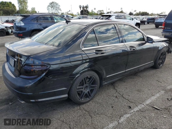2008 Mercedes-Benz C 350 Sport z VIN WDDGF56X88R031136, wystawiony jako Copart lot #51961865 z przebiegiem 143 661 mil mil oraz Szkoda całkowita • Salvage title. Historia ofert i sprzedaży dostępna na DreamBid. Obrazek 3.