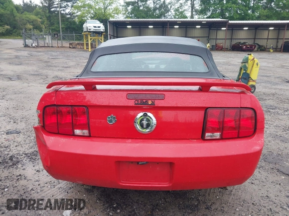 2006 Ford Mustang Standard with VIN 1ZVFT84N765107125, listed as a IAAI auction lot 42200660 with 164,920 mi miles and . Bid and sale history available at DreamBid. Image 17.