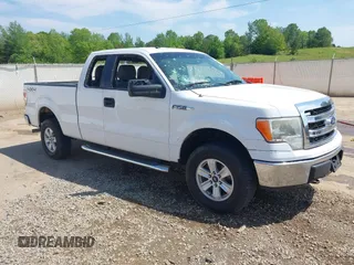 2013 Ford F-150 XL z VIN 1FTFX1EF3DFB70851, wystawiony jako IAAI lot #42067353 z przebiegiem 150 304 mil mil oraz . Historia ofert i sprzedaży dostępna na DreamBid. Obrazek 1.