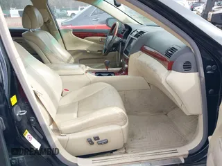 2010 Lexus LS 460 with VIN JTHBL5EF0A5091980, listed as a IAAI auction lot 41598197 with 230,278 mi miles. Bid and sale history available at carsss.com. Image 5.