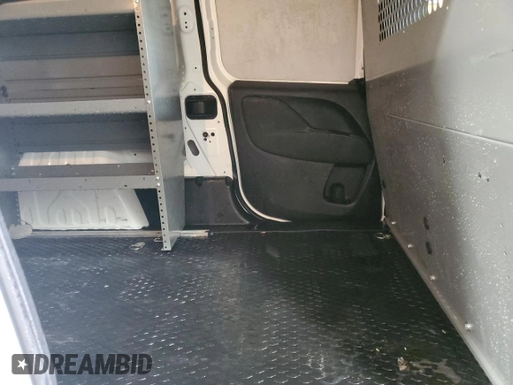 2019 Ram ProMaster City Cargo Tradesman z VIN ZFBHRFAB4K6N15095, wystawiony jako Copart lot #51142275 z przebiegiem 87 409 mil mil oraz Czysty tytuł • Clean title. Historia ofert i sprzedaży dostępna na DreamBid. Obrazek 10.