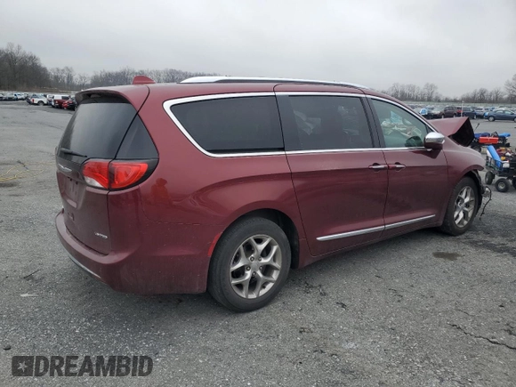 2018 Chrysler Pacifica Limited z VIN 2C4RC1GG7JR273886, wystawiony jako Copart lot #50383575 z przebiegiem 95 103 mil mil oraz Szkody całkowita. Historia ofert i sprzedaży dostępna na DreamBid. Obrazek 3.