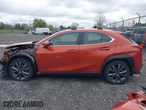 2019 Lexus UX 250h z VIN JTHU9JBH3K2003383, wystawiony jako IAAI lot #42151535 z przebiegiem 98 996 mil mil oraz . Historia ofert i sprzedaży dostępna na DreamBid. Obrazek 15.