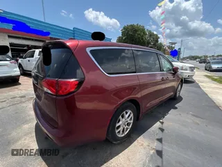 2017 Chrysler Pacifica Touring with VIN 2C4RC1DG1HR509799, listed as a Copart auction lot 60269185 with 165,931 mi miles and Clean title. Bid and sale history available at DreamBid. Image 4.