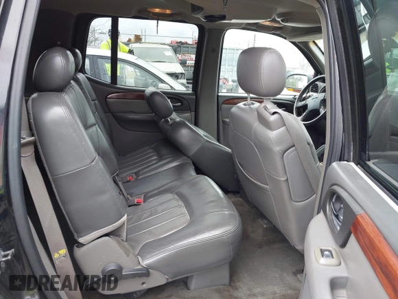 2003 GMC Envoy XL SLE with VIN 1GKES16S436167921, listed as a IAAI auction lot 42028489 with 226,750 mi miles. Bid and sale history available at carsss.com. Image 8.