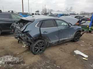 2024 Mazda CX-30 Premium z VIN 3MVDMBDY9RM712503, wystawiony jako Copart lot #44981225 z przebiegiem 3774 mil mil oraz Nie do naprawy • Non repairable. Historia ofert i sprzedaży dostępna na DreamBid. Obrazek 3.