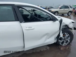 2021 Kia Forte LXS z VIN 3KPF24ADXME377638, wystawiony jako IAAI lot #42467878 z przebiegiem 53 446 mil mil oraz . Historia ofert i sprzedaży dostępna na DreamBid. Obrazek 6.