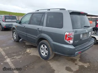 2008 Honda Pilot VP with VIN 5FNYF182X8B038152, listed as a IAAI auction lot 41979387 with 219,127 mi miles. Bid and sale history available at carsss.com. Image 3.
