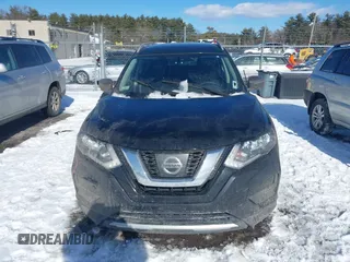 2017 Nissan Rogue SV z VIN KNMAT2MV0HP608665, wystawiony jako IAAI lot #41527630 z przebiegiem 91 335 mil mil oraz . Historia ofert i sprzedaży dostępna na DreamBid. Obrazek 11.