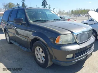 2005 Lincoln Navigator Luxury with VIN 5LMFU27535LJ04900, listed as a IAAI auction lot 42050316 with 293,904 mi miles. Bid and sale history available at carsss.com. Image 1.