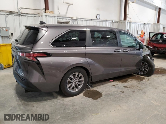 2021 Toyota Sienna XLE с VIN 5TDYSKFC8MS012409, выставлен на аукционе Copart как лот 57870055 с пробегом 82 107 миль миль и Списание • Salvage title. История ставок и продаж доступна на DreamBid. Изображение 3.