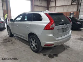 2015 Volvo XC60 T6 Platinum with VIN YV4902RM8F2651797, listed as a IAAI auction lot 41567952 with 230,868 mi miles. Bid and sale history available at carsss.com. Image 3.