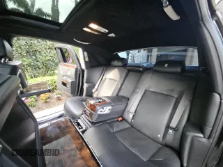 2012 Rolls-Royce Ghost z VIN SCA664L5XCUX65678, wystawiony jako Copart lot #52472415 z przebiegiem 70 892 mil mil oraz Tytuł czysty. Historia ofert i sprzedaży dostępna na DreamBid. Obrazek 6.