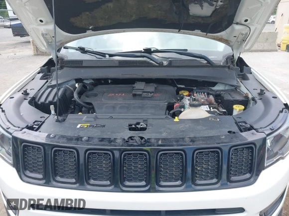 2018 Jeep Compass Latitude z VIN 3C4NJDBBXJT304529, wystawiony jako IAAI lot #42637865 z przebiegiem 112 662 mil mil oraz . Historia ofert i sprzedaży dostępna na DreamBid. Obrazek 10.