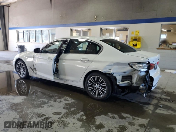 2019 BMW 5 Series 540i xDrive with VIN WBAJE7C53KWW37760, listed as a Copart auction lot 84263044 with 44,687 mi miles and Salvage Title. Bid and sale history available at carsss.com. Image 2.