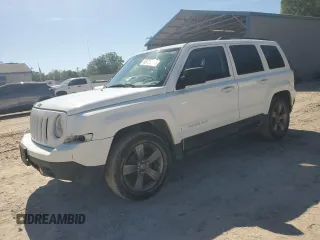 2015 Jeep Patriot High Altitude z VIN 1C4NJPFA1FD157775, wystawiony jako Copart lot #55723675 z przebiegiem 195 376 mil mil oraz Szkoda całkowita • Salvage title. Historia ofert i sprzedaży dostępna na DreamBid. Obrazek 1.