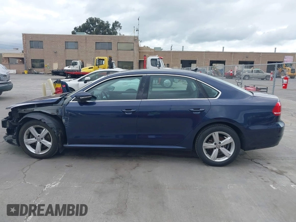 2012 Volkswagen Passat SE z VIN 1VWBP7A39CC056590, wystawiony jako IAAI lot #41879975 z przebiegiem 76 125 mil mil oraz . Historia ofert i sprzedaży dostępna na DreamBid. Obrazek 15.
