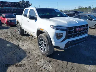 2024 GMC Canyon 4WD AT4 with VIN 1GTP6DEK6R1236187, listed as a IAAI auction lot 41041529 with 2,788 mi miles. Bid and sale history available at carsss.com. Image 1.