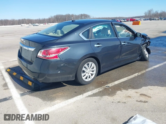2015 Nissan Altima 2.5 S with VIN 1N4AL3AP0FC465917, listed as a IAAI auction lot 41650721 with 105,357 mi miles. Bid and sale history available at carsss.com. Image 4.