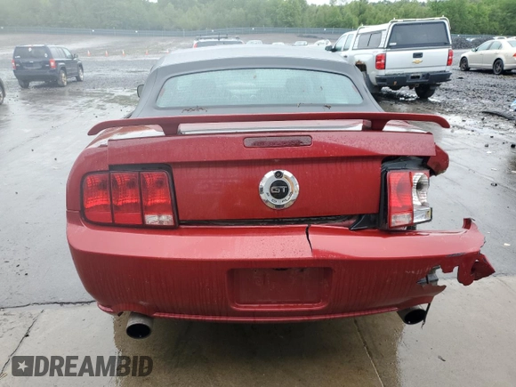 2008 Ford Mustang GT Deluxe z VIN 1ZVHT85HX85156503, wystawiony jako Copart lot #57903735 z przebiegiem 214 751 mil mil oraz Szkody całkowita. Historia ofert i sprzedaży dostępna na DreamBid. Obrazek 6.