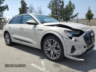 2021 Audi e-tron Prestige z VIN WA1VAAGE9MB024067, wystawiony jako Copart lot #55161285 z przebiegiem 55 806 mil mil oraz Szkoda całkowita • Salvage title. Historia ofert i sprzedaży dostępna na DreamBid. Obrazek 4.