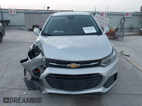 2020 Chevrolet Trax LS with VIN 3GNCJKSB0LL317926, listed as a IAAI auction lot 41802701 with 58,569 mi miles. Bid and sale history available at carsss.com. Image 12.