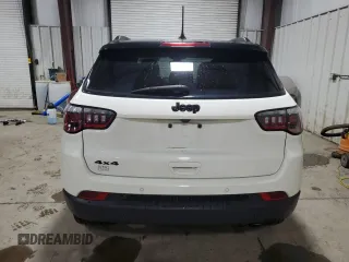 2019 Jeep Compass Altitude z VIN 3C4NJDBB5KT834215, wystawiony jako Copart lot #54130345 z przebiegiem 1 660 mil mil oraz Szkoda całkowita • Salvage title. Historia ofert i sprzedaży dostępna na DreamBid. Obrazek 6.