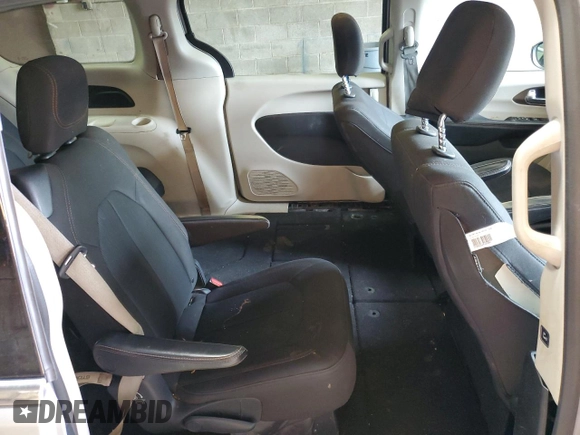 2017 Chrysler Pacifica Touring with VIN 2C4RC1DG7HR620969, listed as a Copart auction lot 53230055 with 185,754 mi miles and Salvage Title. Bid and sale history available at DreamBid. Image 11.