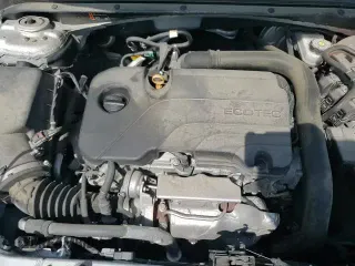 2020 Chevrolet Malibu LS z VIN 1G1ZC5ST8LF081231, wystawiony jako Copart lot #70727325 z przebiegiem 100 741 mil mil oraz Szkoda całkowita • Salvage title. Historia ofert i sprzedaży dostępna na DreamBid. Obrazek 13.