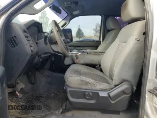 2013 Ford F-250 XL z VIN 1FT7X2A66DEB77282, wystawiony jako Copart lot #84869404 z przebiegiem 283 377 mil mil oraz Czysty tytuł • Clean title. Historia ofert i sprzedaży dostępna na DreamBid. Obrazek 7.
