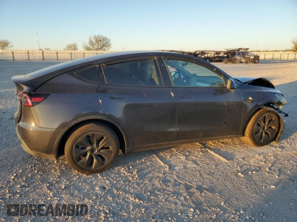 2024 Tesla Model Y с VIN 7SAYGDED4RA324326, выставлен на аукционе Copart как лот 86965534 с пробегом Не указан миль и Списание • Salvage title. История ставок и продаж доступна на DreamBid. Изображение 3.